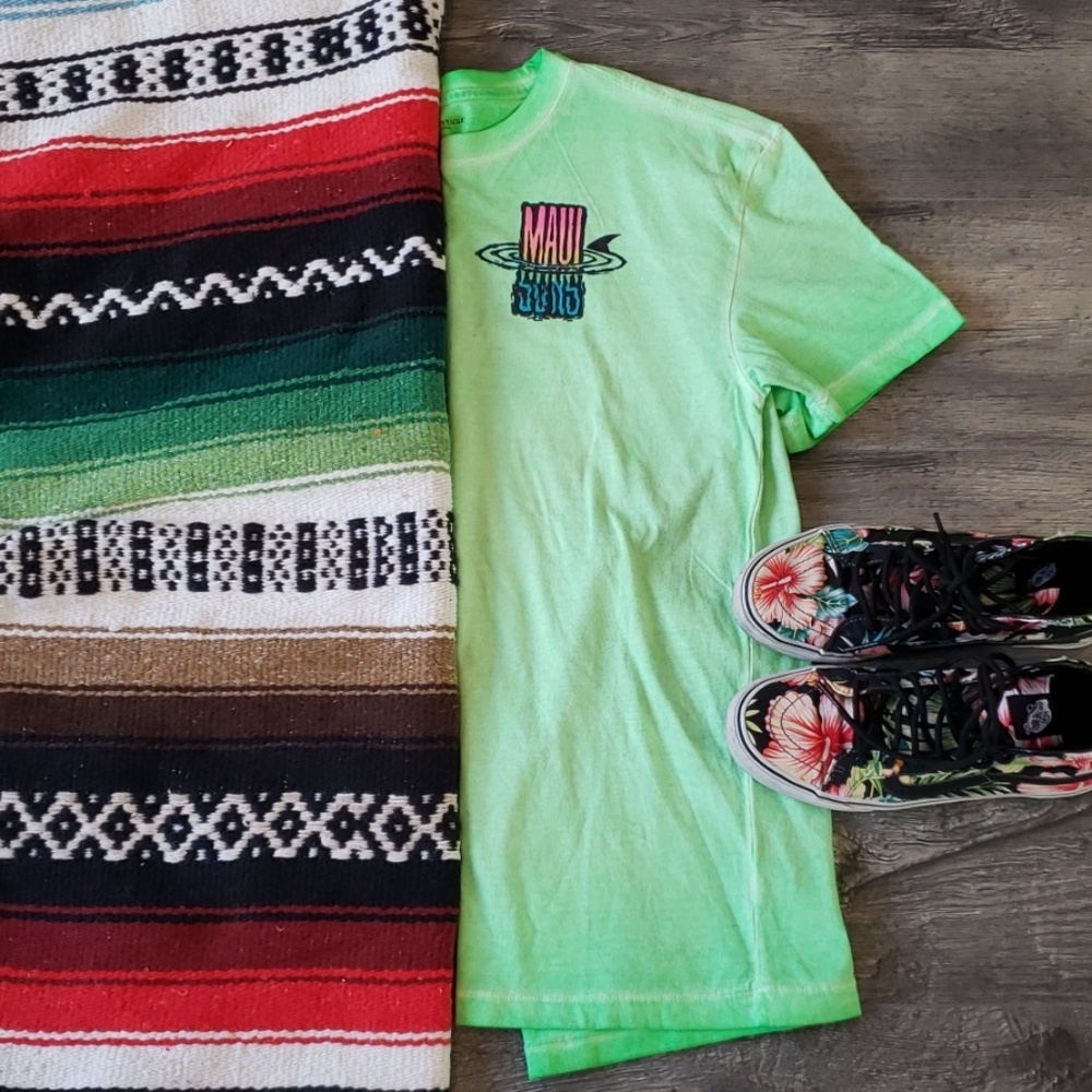 NWOT Maui and Sons t-shirt